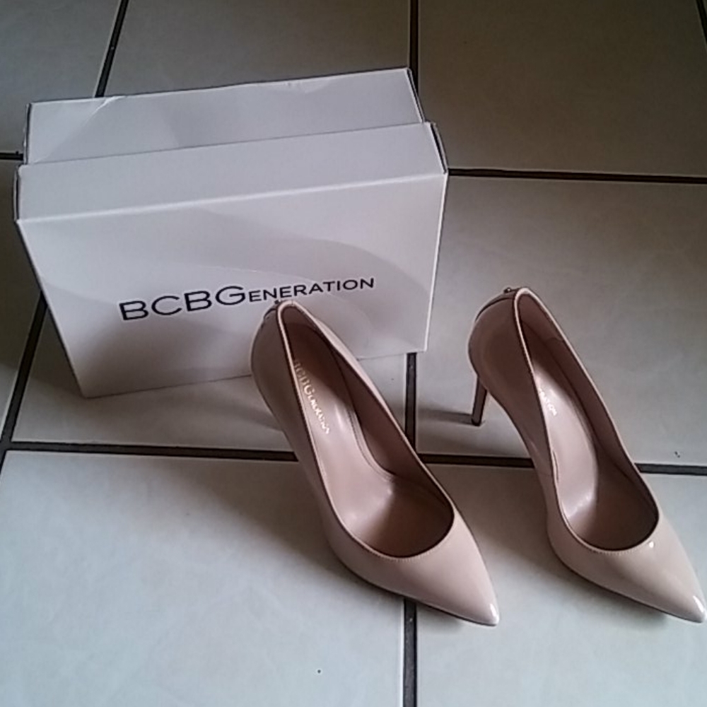 BCBG nude patent leather pumps